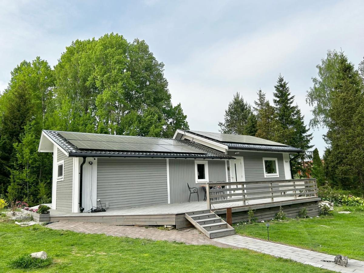 أوربرو Lilla Huset Bed & Breakfast - Countryside Guesthouse, Free Parking المظهر الخارجي الصورة